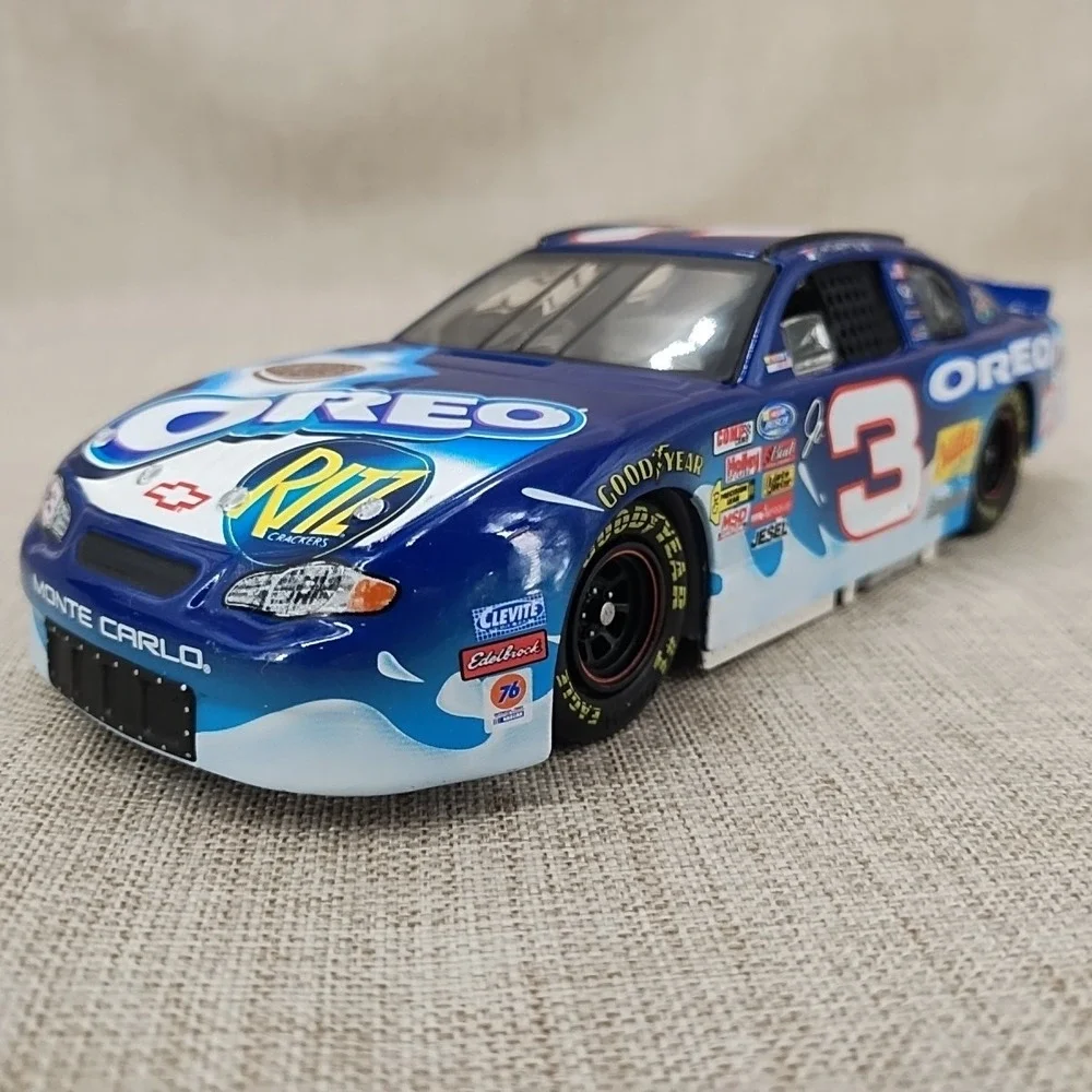 1:24 Diecast Revell Select Dale Earnhardt Jr #3 2002 Oreo Ritz Chevy Monte Carlo